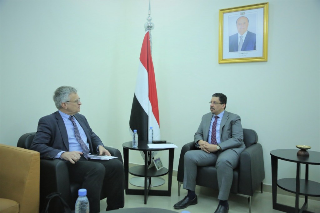 وزير الخارجية يلتقي المبعوث السويدي إلى اليمن