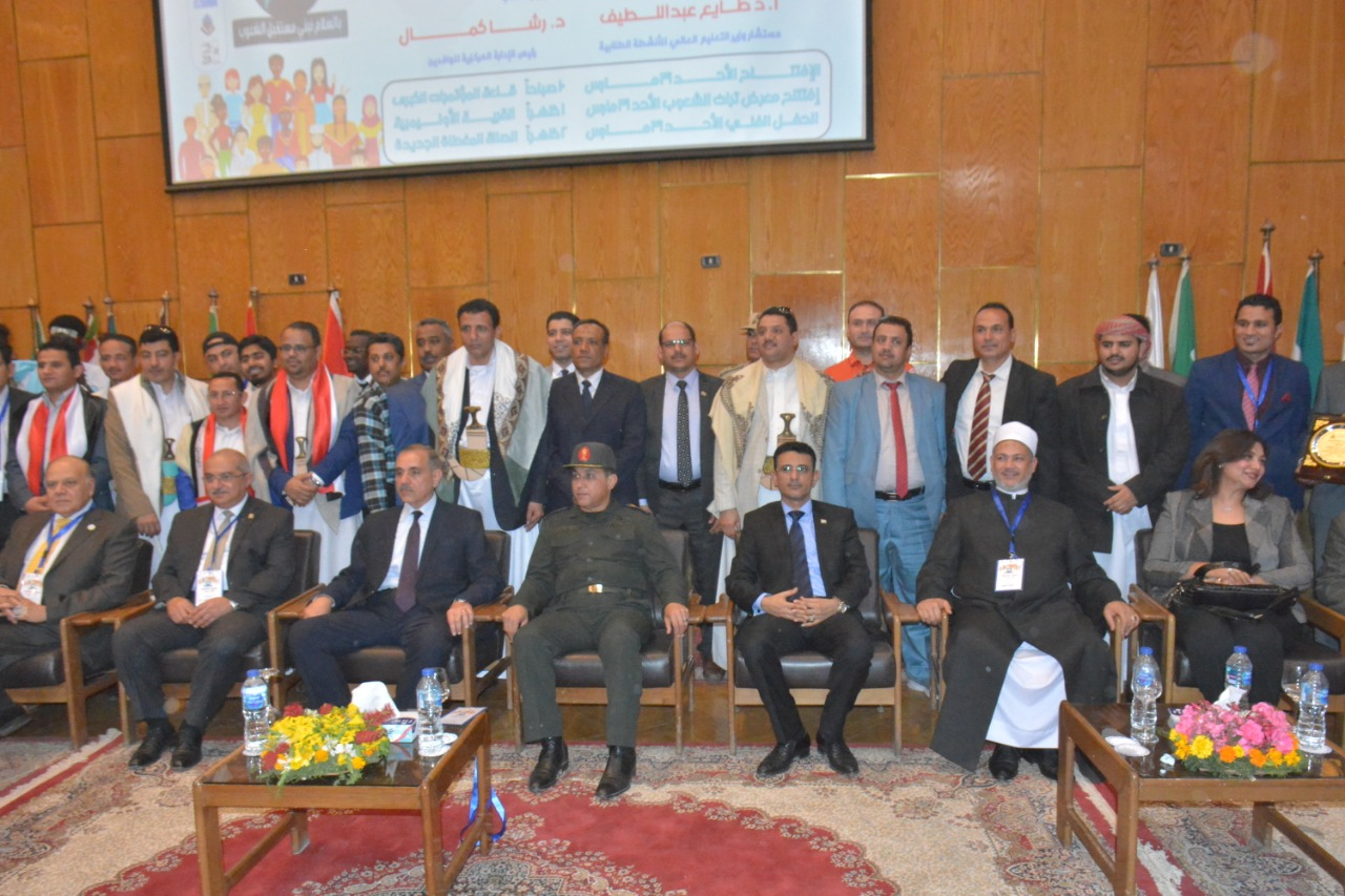 السفير مارم يثني على تسهيلات المؤسسات التعليمية المصرية للطلاب اليمنيين