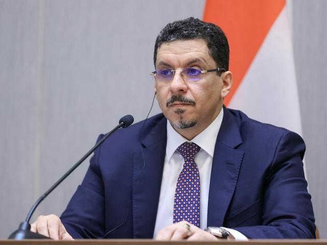 وزير الخارجية: توجيهات رئاسية للتعاطي بإيجابية بشأن كافة الترتيبات لإطلاق سراح الاسرى وفتح مطار صنعاء
