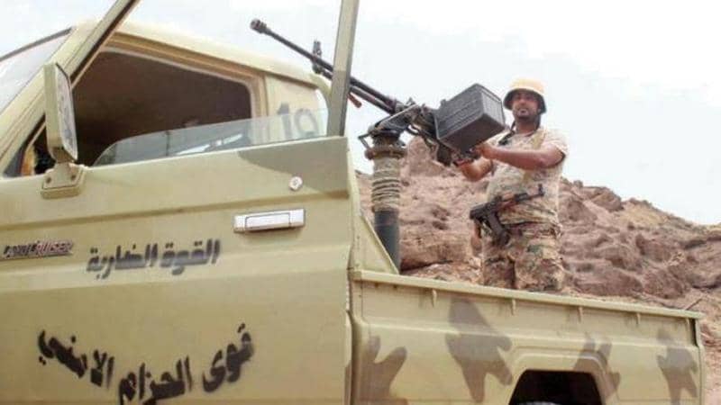 مليشيا الحوثي الإيرانية تنفذ عمليات قنص مستمرة لقوات الألوية في منطقة الجبلية بالحديدة