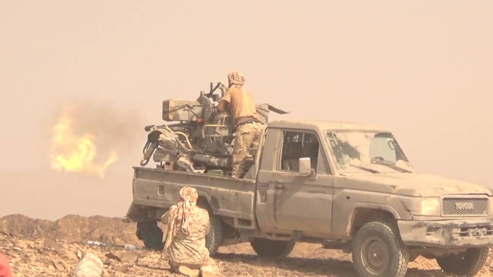 نهم | نيران الجيش تحرق مقاتلي ميليشيا إيران الحوثية في "نجد العتق"