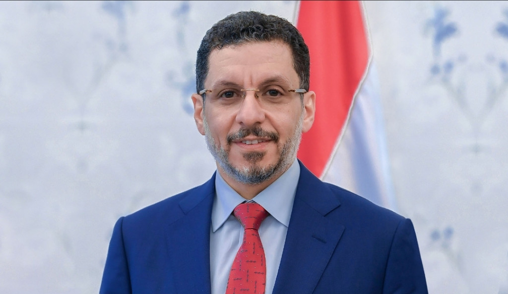 رئيس الوزراء يتلقى اتصالاً هاتفياً من وزير الخارجية المصري