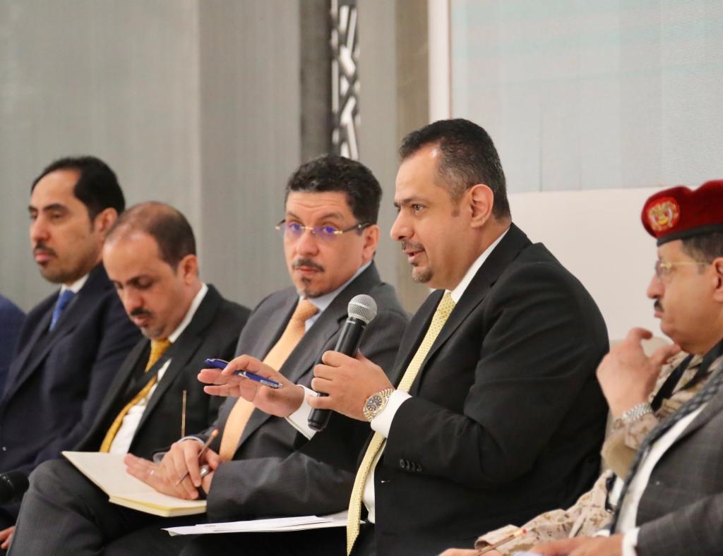 حكومة الكفاءات تعقد جلستي نقاش مع المشاركين في المشاورات اليمنية- اليمنية بالمحورين السياسي والأمني