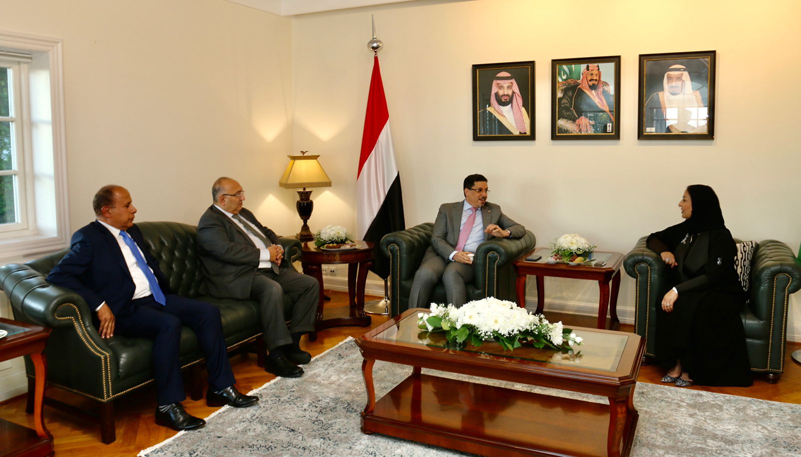 بن مبارك يستعرض تطورات الاوضاع مع السفراء العرب في اوسلو