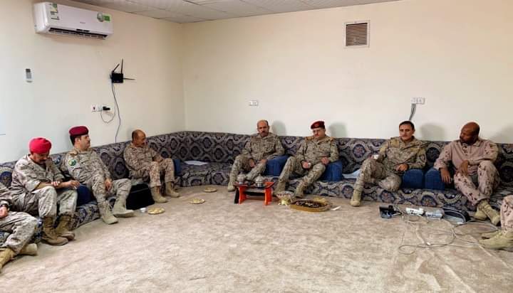 مأرب.. وزير الدفاع يقوم بزيارة تفقدية لمقر قيادة قوات التحالف العربي