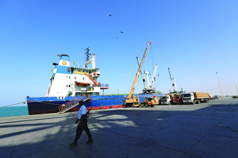 مليشيا الحوثي الإيرانية تستمر في التهريب عبر ميناء الحديدة تحت غطاء أممي