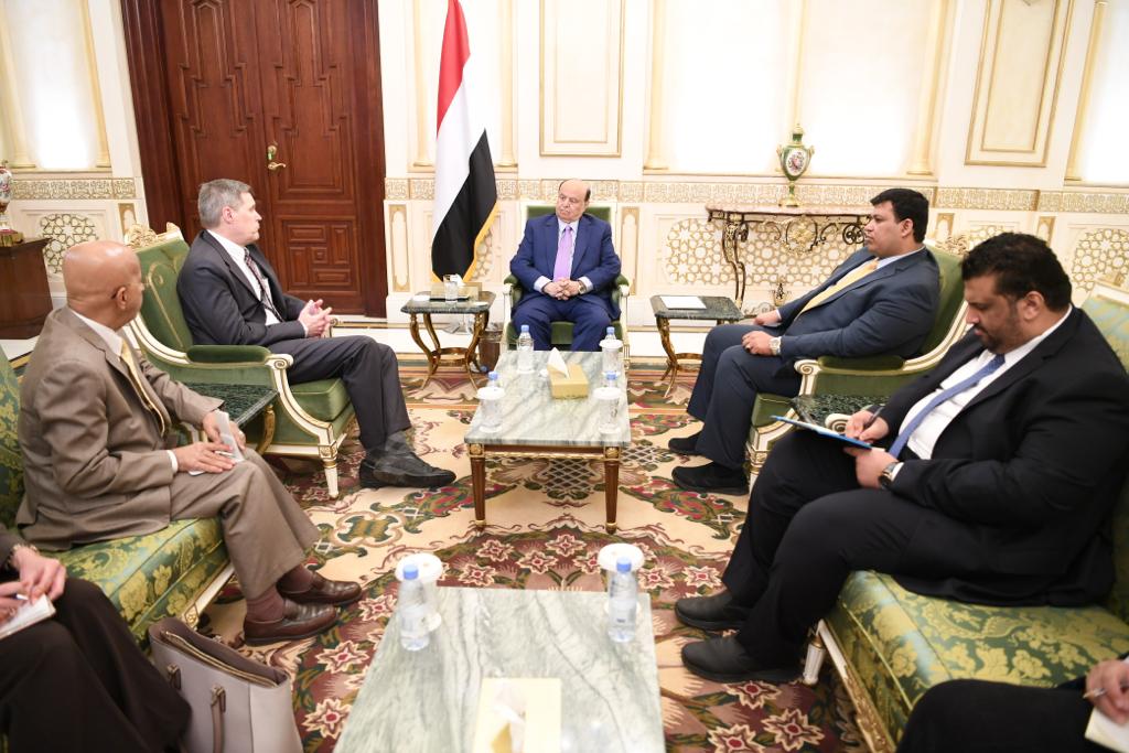 خلال لقائه ماثيو تولر.. : الرئيس هادي يؤكد على ضرورة حزم المجتمع الدولي للضغط على المليشيا الحوثية لوقف اعتداءاتها على المدنيين