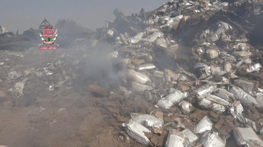 بقصف مدفعي.. مليشيا الحوثي الإيرانية تحرق مخازن منظمة الغذاء العالمي في الحديدة