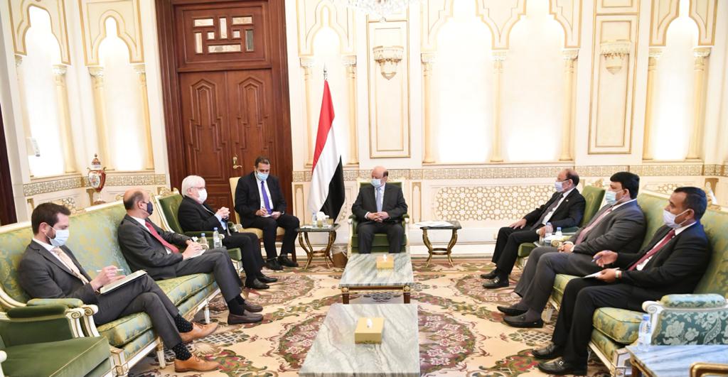 رئيس الجمهورية يستقبل مبعوث الامين العام للامم المتحدة إلى اليمن
