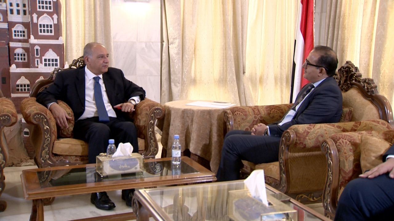وزير الصحة يشيد بالدعم المصري المقدم للقطاع الصحي اليمني
