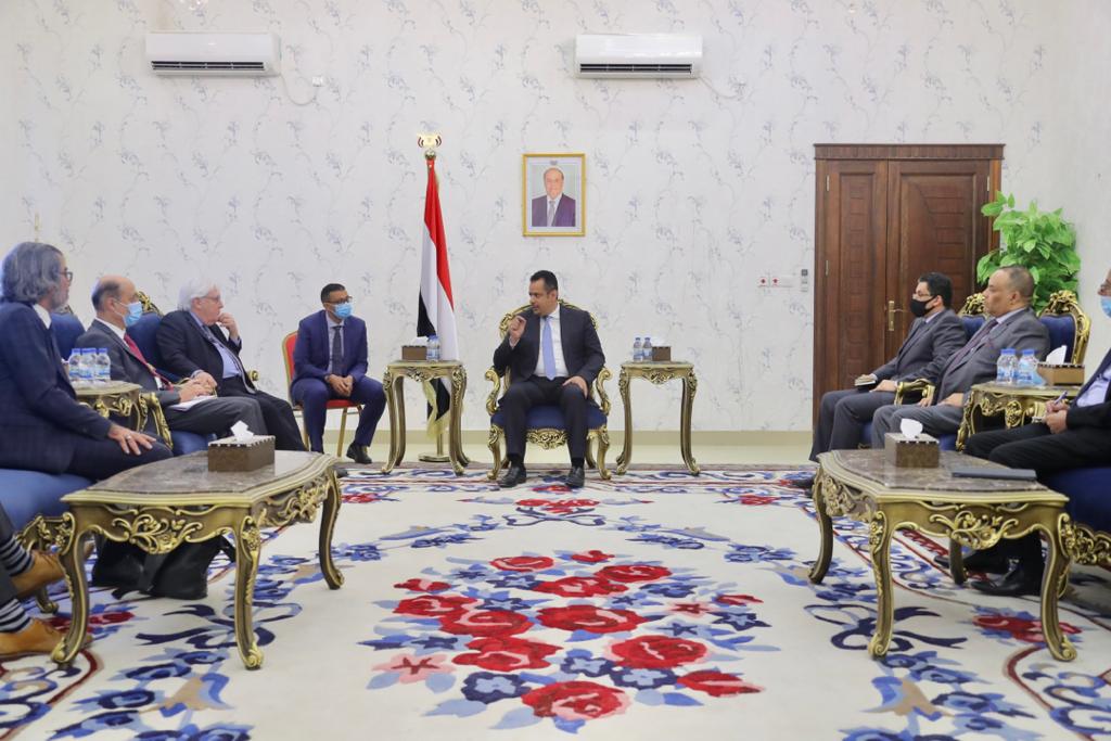 رئيس الوزراء لجريفيتس: الحوثيون والخبراء الإيران اخترقوا كل الأعراف الدولية وهدفوا لإبادة الحكومة والدولة ونسف جهود السلام 