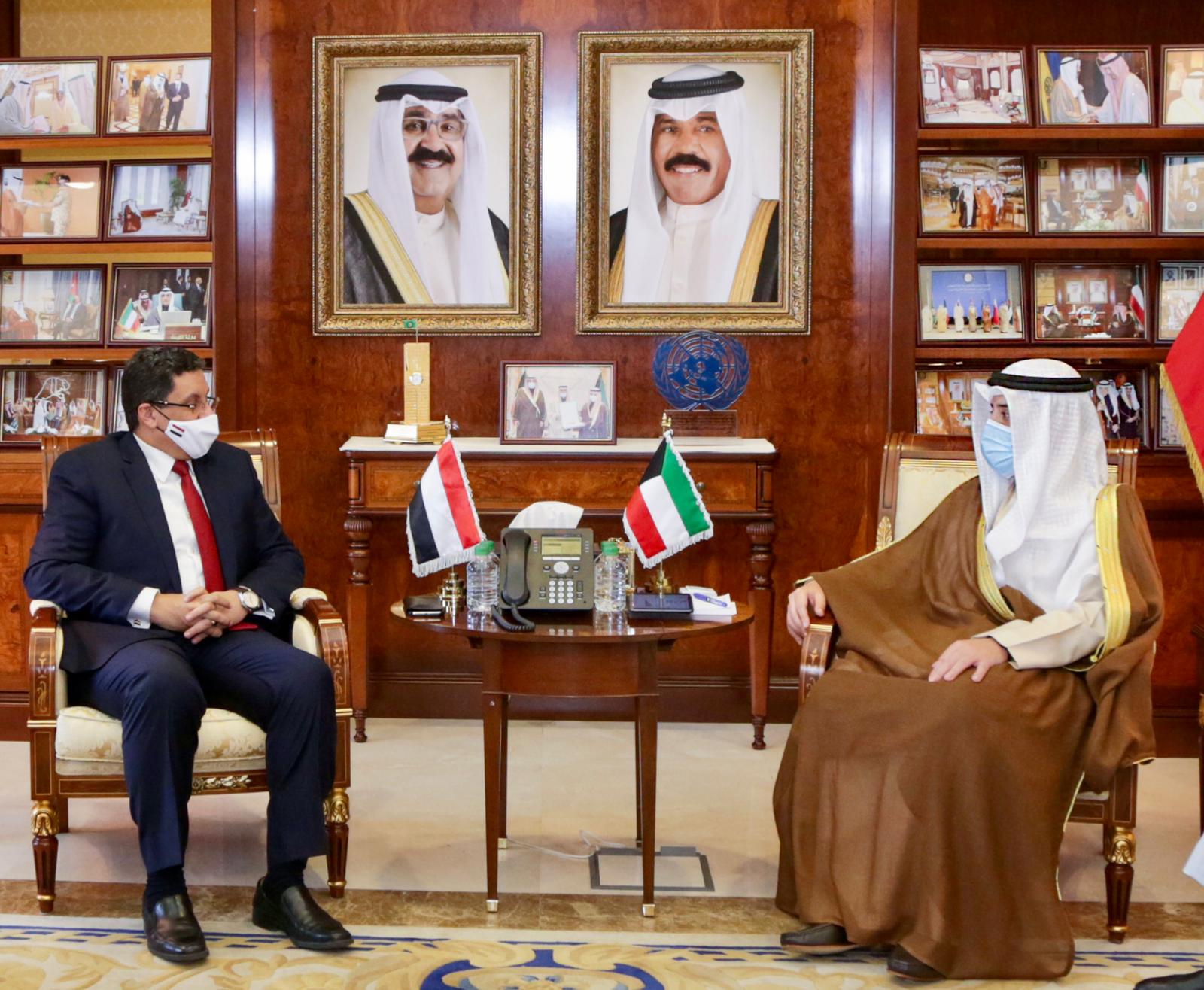 وزير الخارجية ونظيره الكويتي يبحثان مستجدات الاوضاع في اليمن