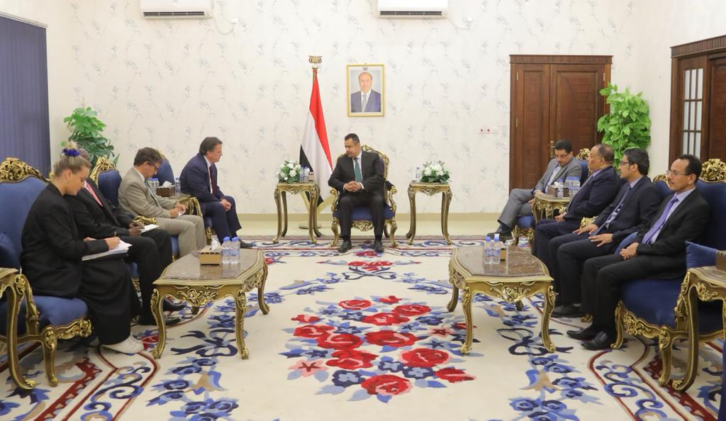 رئيس الوزراء يستقبل منسق الشؤون الإنسانية للأمم المتحدة في اليمن