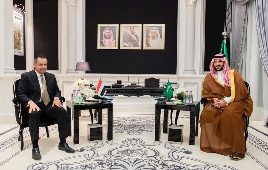 رئيس الوزراء يستعرض مع نائب وزير الدفاع السعودي مستجدات الأوضاع على الساحة الوطنية