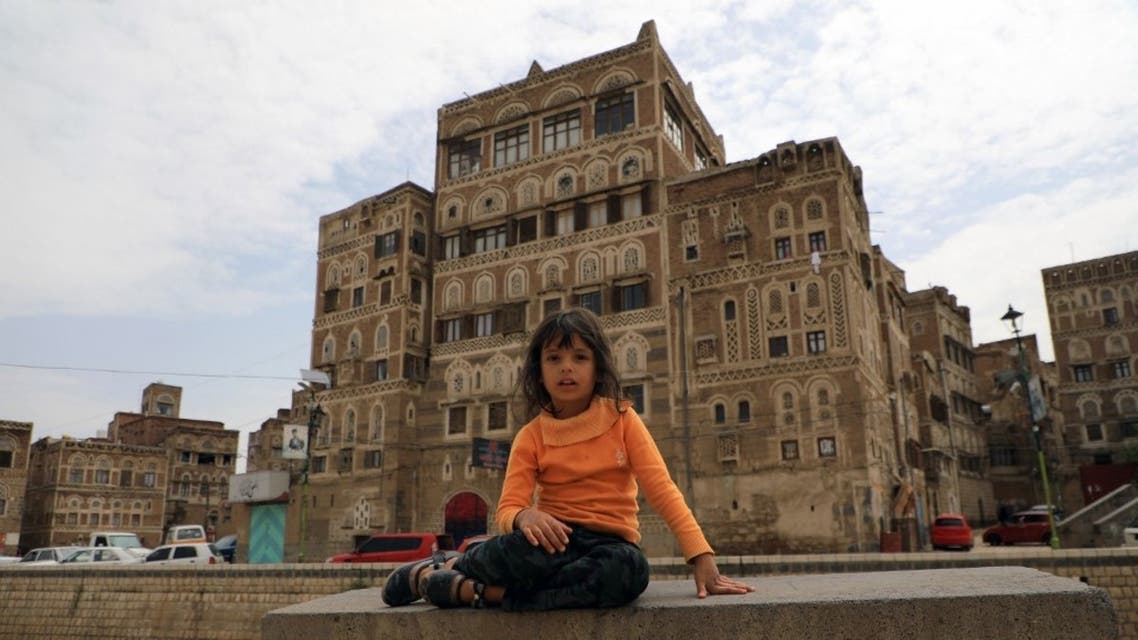 مليشيا الحوثي تهجر سكان صنعاء.. وتخرجهم بالقوة من منازلهم