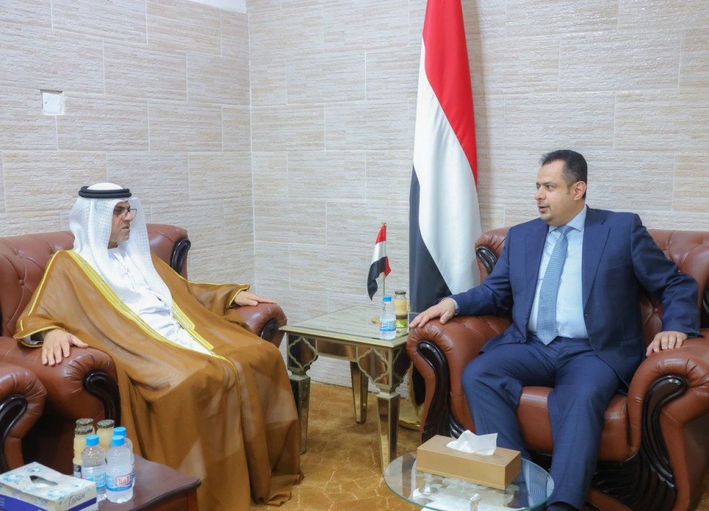 رئيس الوزراء يستقبل في عدن السفير الإماراتي الجديد لدى اليمن
