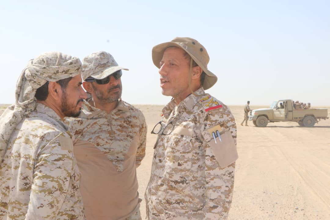 رئيس هيئة الأركان يتفقد سير العمليات القتالية بالمنطقة العسكرية السادسة ضد الحوثيين