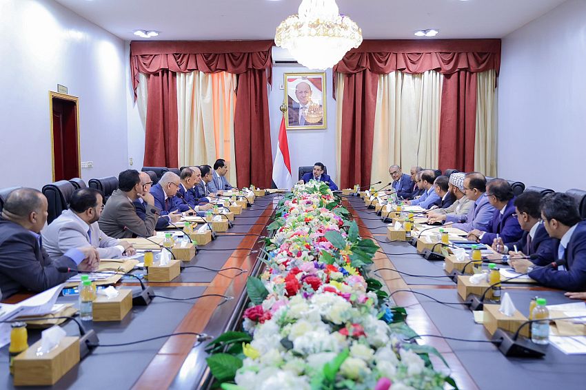 رئيس الوزراء يترأس في العاصمة المؤقتة عدن اجتماعا لمجلس الوزراء واتخاذ عدد من القرارات