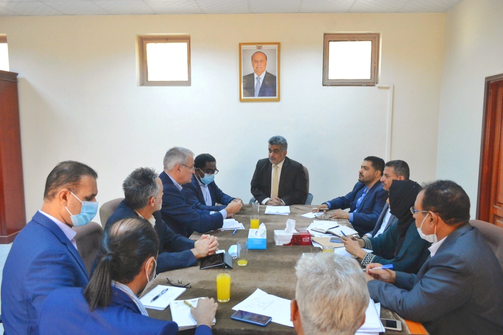 إجتماع موسع يناقش الوضع الصحي في العاصمة المؤقتة عدن