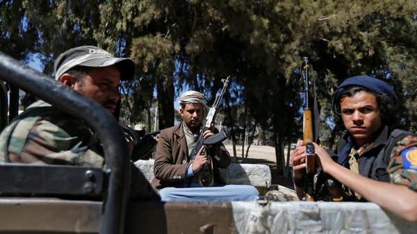 الحكومة تهدد بوقف المفاوضات إذا مضى الحوثي في أحكام الإعدامات