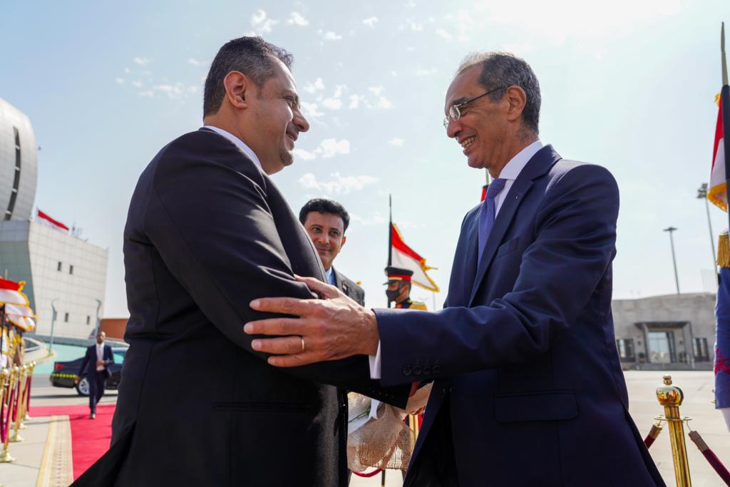 رئيس الوزراء يعود الى العاصمة المؤقتة بعد زيارة رسمية لجمهورية مصر العربية
