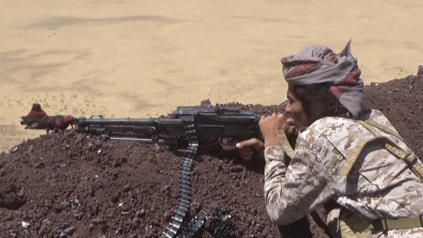 أبطال الجيش يفتكون بمليشيا الحوثي في جبهات مارب وطيران التحالف يدك تعزيزاتها