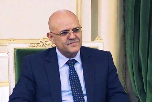 محافظ تعز: تأخر مرتبات الموظفين سبب الوضع الأمني في عدن والمشكلة في طريقها للحل