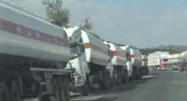 المليشيا الانقلابية تحتجز عشرات الشاحنات المحملة بالمشتقات النفطية خارج صنعاء لهذه الحجة!