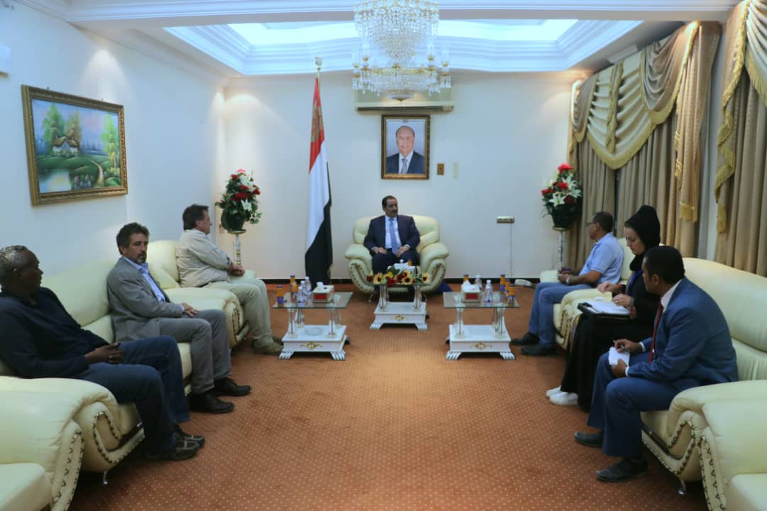 وزير الداخلية يلتقي بالمنسق العام للأمم المتحدة ومنسق الشئون الإنسانية في اليمن