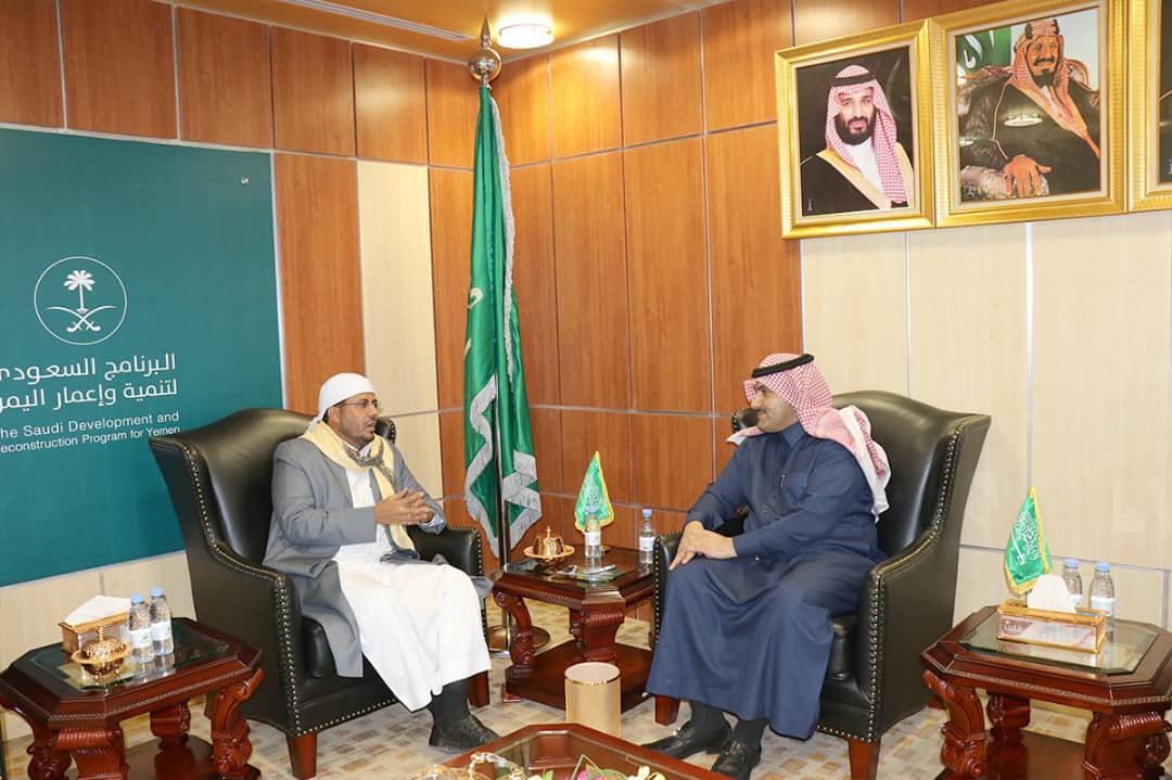 وزير الأوقاف يناقش مع آل جابر ترتيبات العمرة والحج لهذا العام