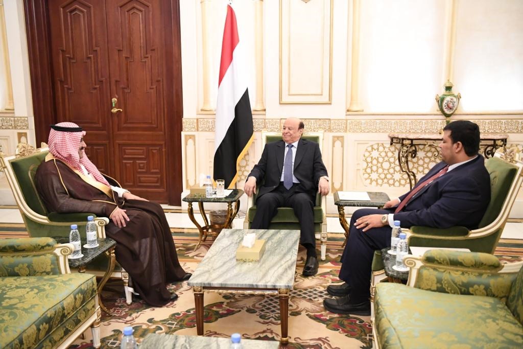 الرئيس هادي يؤكد لآل جابر عمق العلاقات الأخوية بين المملكة العربية السعودية وبلادنا