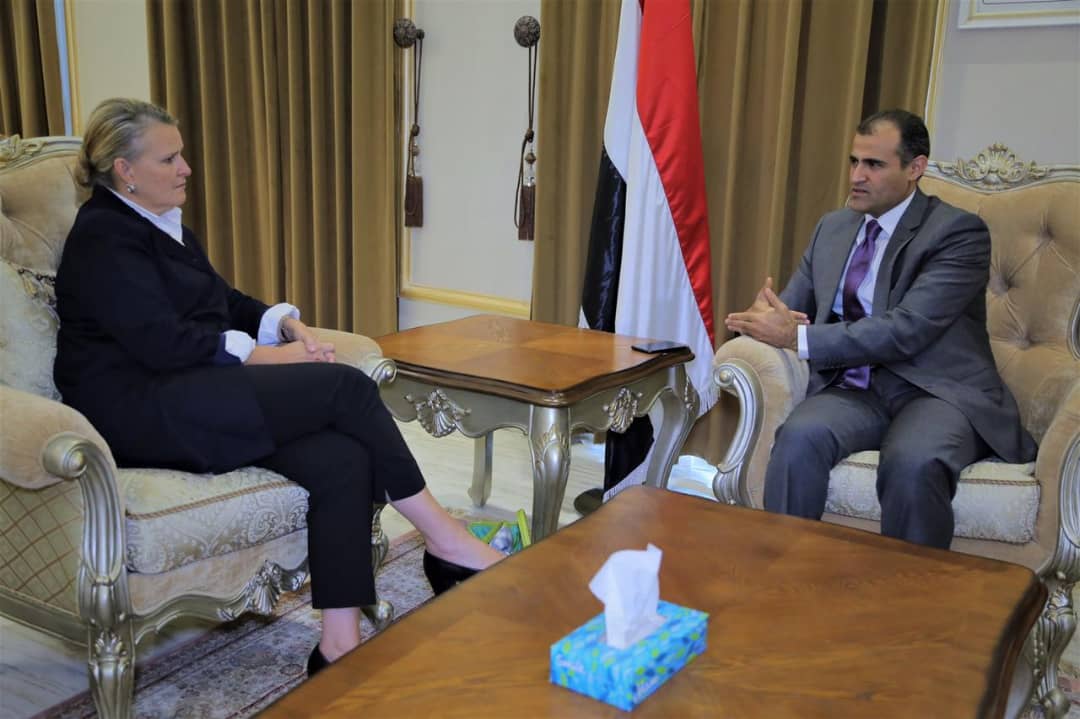 وزير الخارجية يبحث مع ليز غراندي مستجدات الوضع الإنساني في اليمن