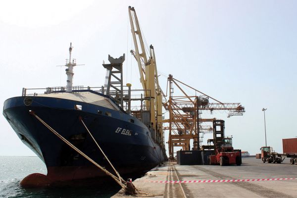 اللجنة الاقتصادية : إيرادات شحنات الوقود تجاوزت 29 مليار ريال في جميع الموانئ اليمنية