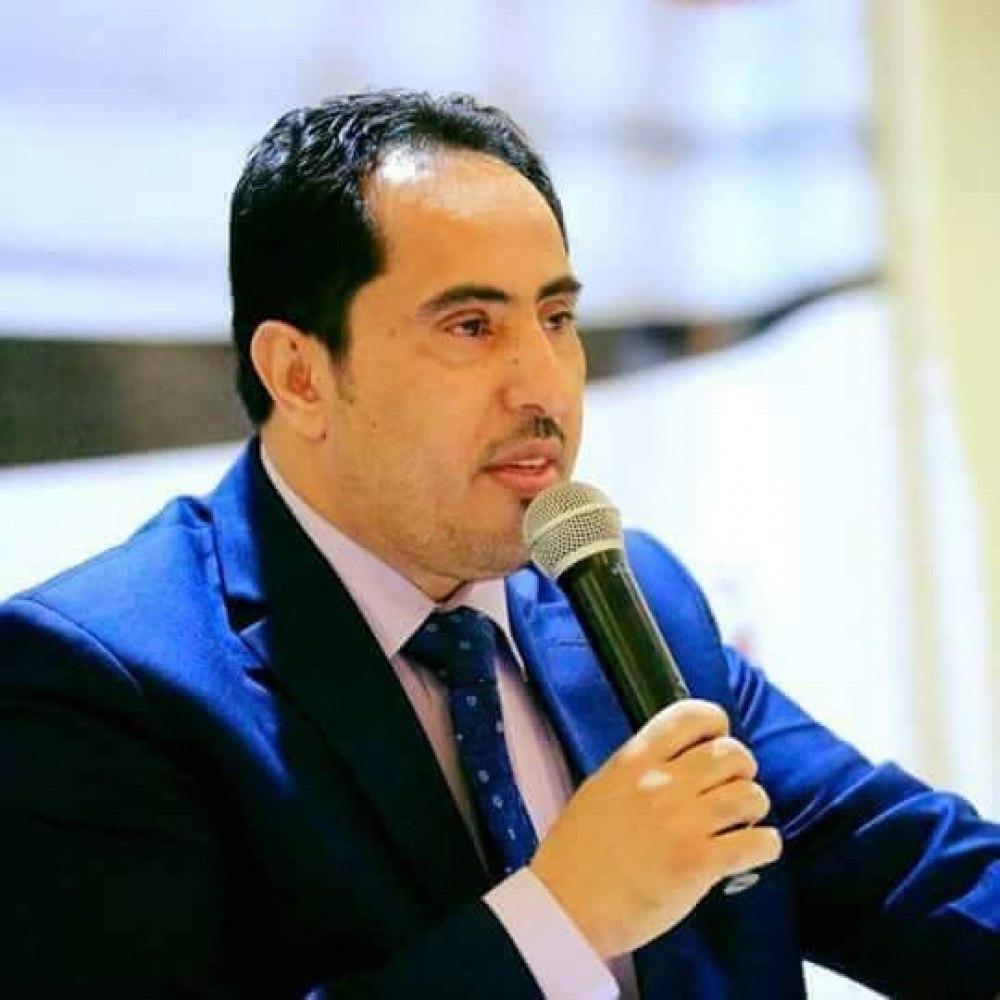 وزير الشباب والرياضة يناقش سبل التعاون المشترك مع جامعة عدن