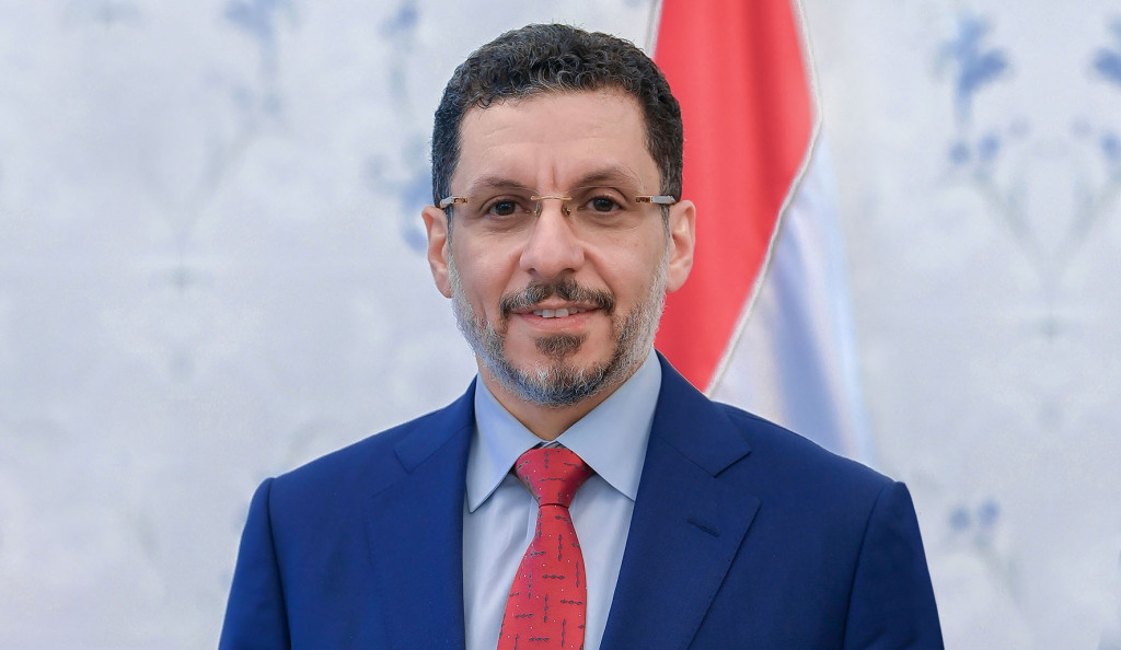 رئيس الوزراء يطلع على الأوضاع في محافظة المهرة