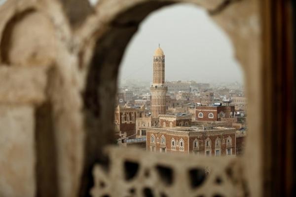 الحوثي يواصل فرض خطباء على المساجد بقوة السلاح