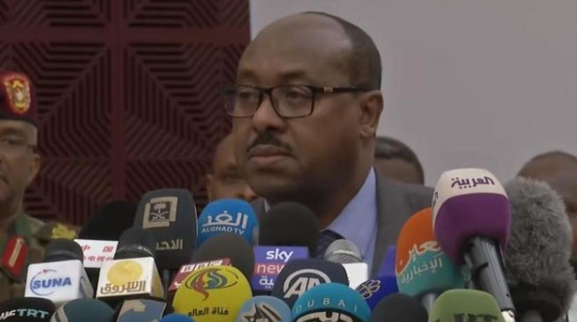 فيديو... المبعوث الإثيوبي يبكي متأثراً خلال توقيع اتفاق السودان