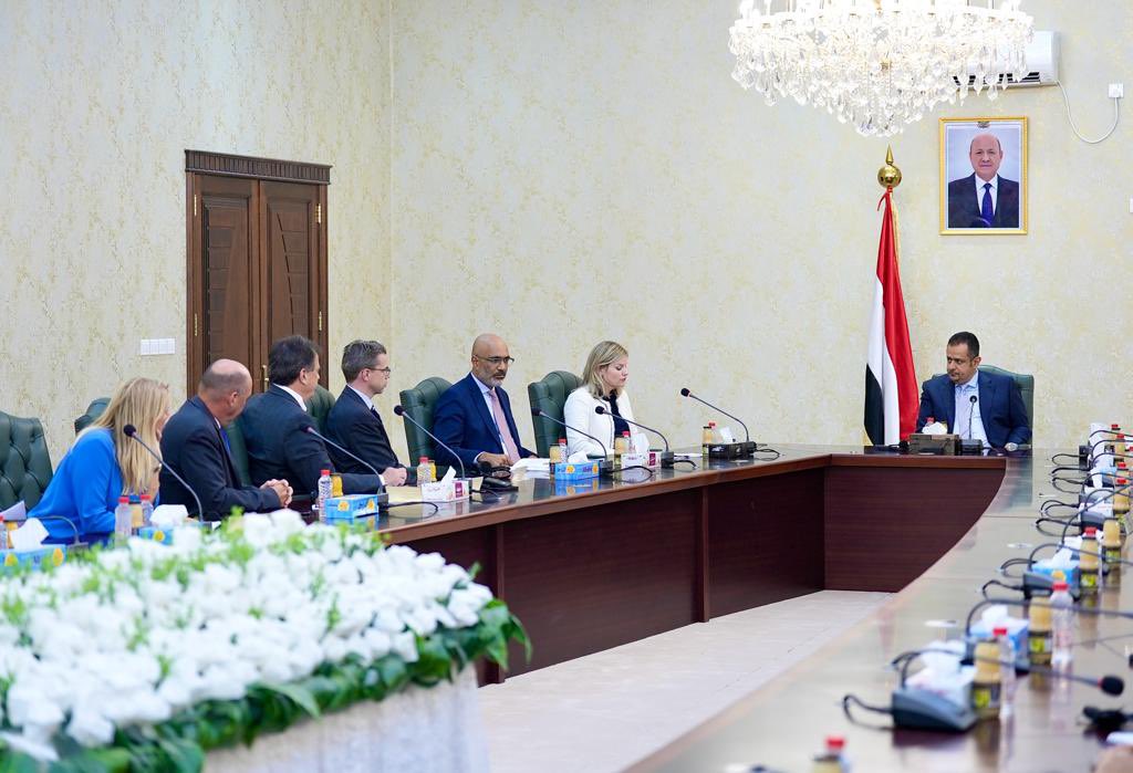 رئيس الوزراء لوفد دولي عن خزان صافر: نحن أمام قنبلة موقوتة