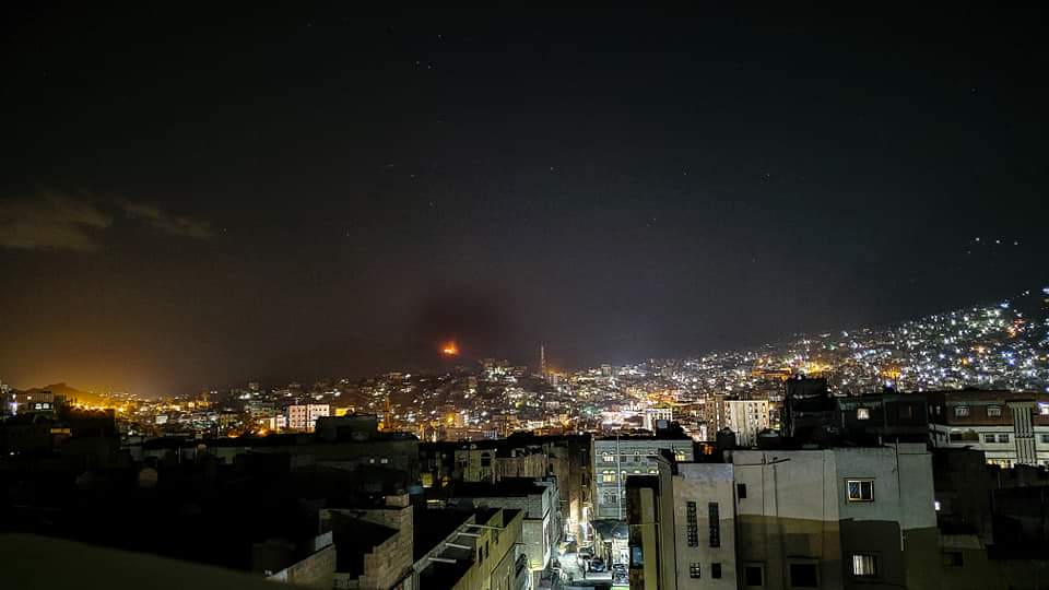 مقتل وإصابة عدد من المليشيات وإحراق طقم شرق مدينة تعز