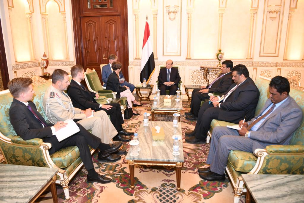 الرئيس هادي يؤكد للسفير الألماني أهمية تنفيذ اتفاق استوكهولم بسان الحديدة