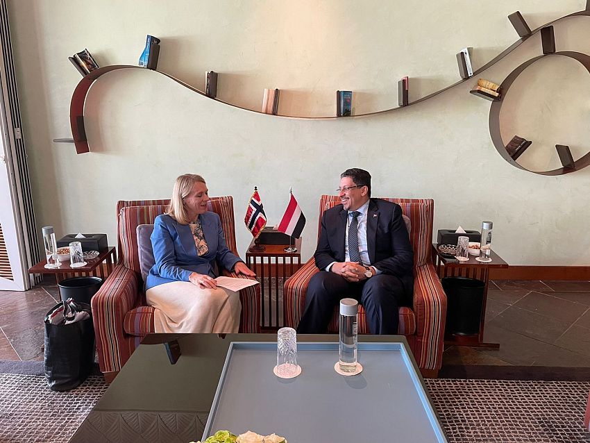 بن مبارك يبحث مع وزيرة الخارجية النرويجية مخاطر الهجمات الحوثية على منشآت النفط