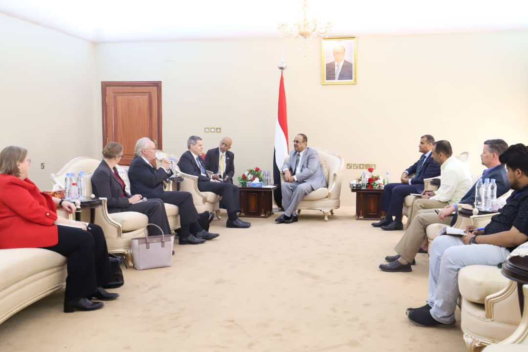 خلال لقاءه وزير الداخلية.. السفير الأمريكي يجدد التأكيد على وحدة اليمن