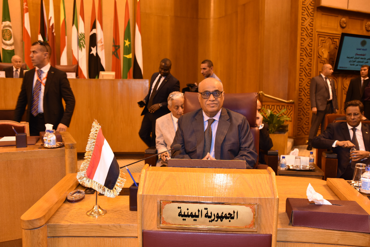 اليمن تشارك في اجتماع طارئ في القاهرة