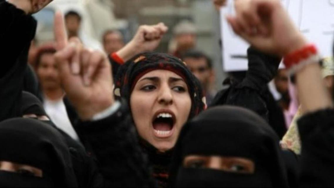 بينهن قاصرات.. أكثر من ألف امرأة بمعتقلات الحوثي