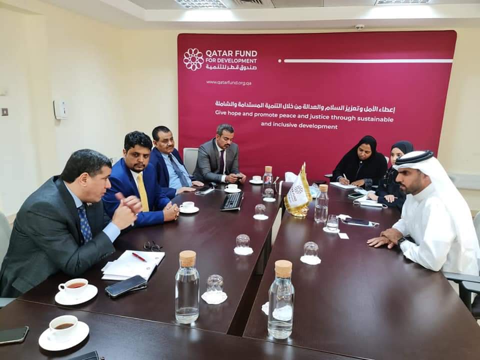 الوزير كلشات يبحث مع مدير الصندوق القطري للتنمية سُبل دعم مشاريع قطاع الكهرباء