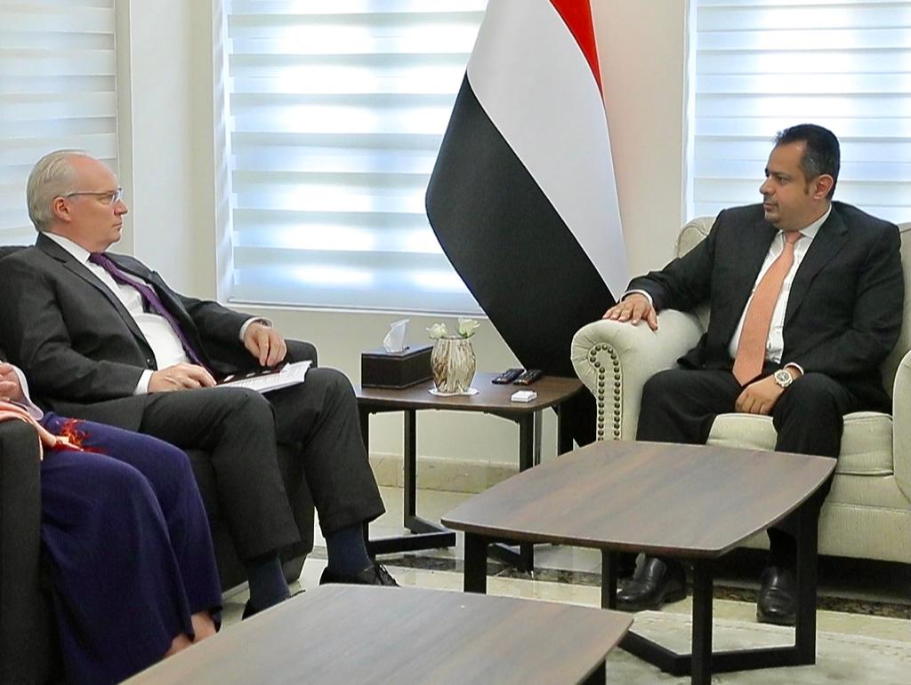 رئيس الوزراء: عازمون على القيام بجهود استثنائية لتطبيع الأوضاع في عدن والمحافظات المحررة
