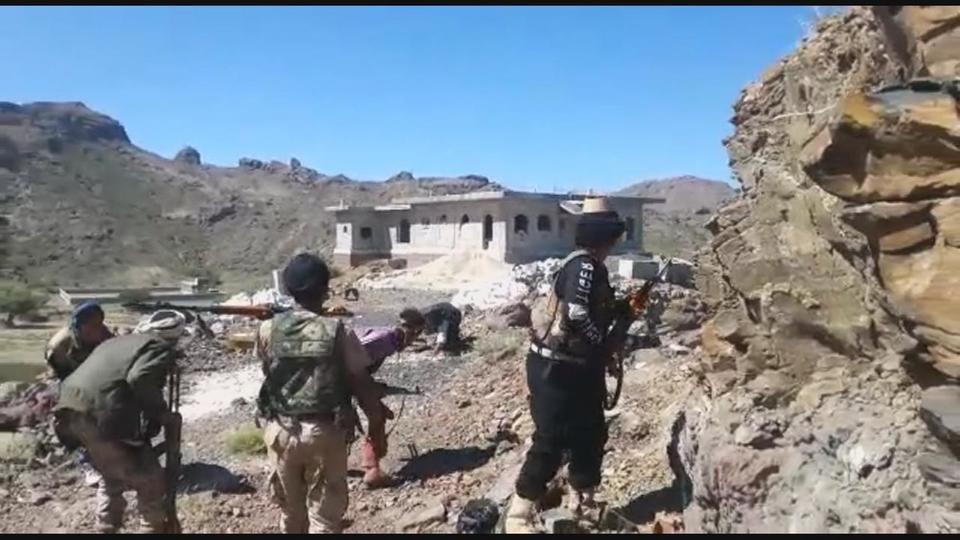 الجيش يعلن مصرع 30 حوثي في الضالع بينهم هذا القيادي  