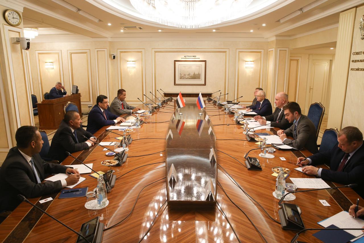 وزير الخارجية يناقش مع مجلس الاتحاد الروسي تطورات الأوضاع في اليمن