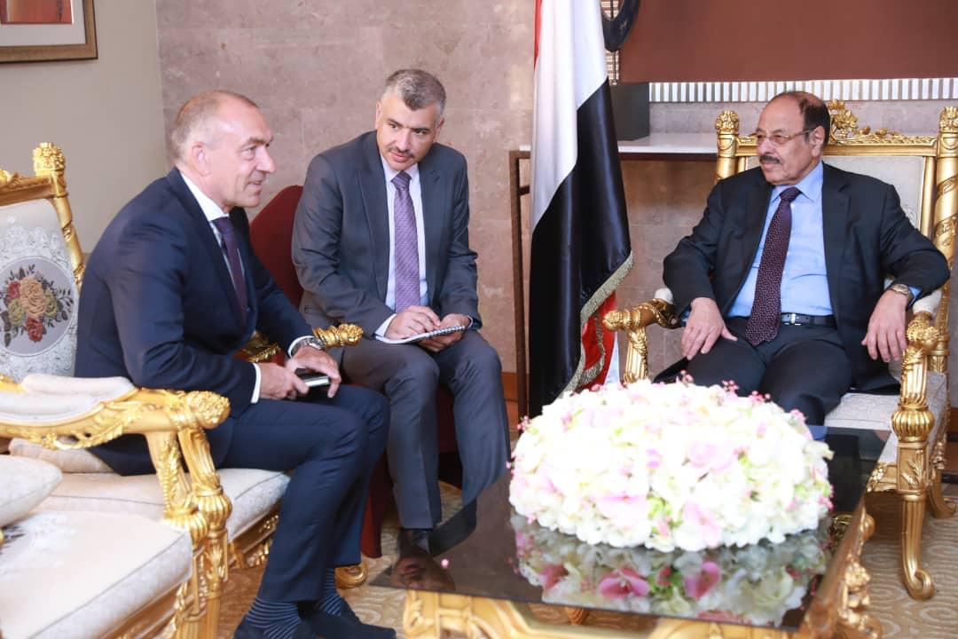تفاصيل لقاء الفريق الأحمر برئيس لجنة تنسيق إعادة الانتشار وبعثة الأمم المتحدة بالحديدة