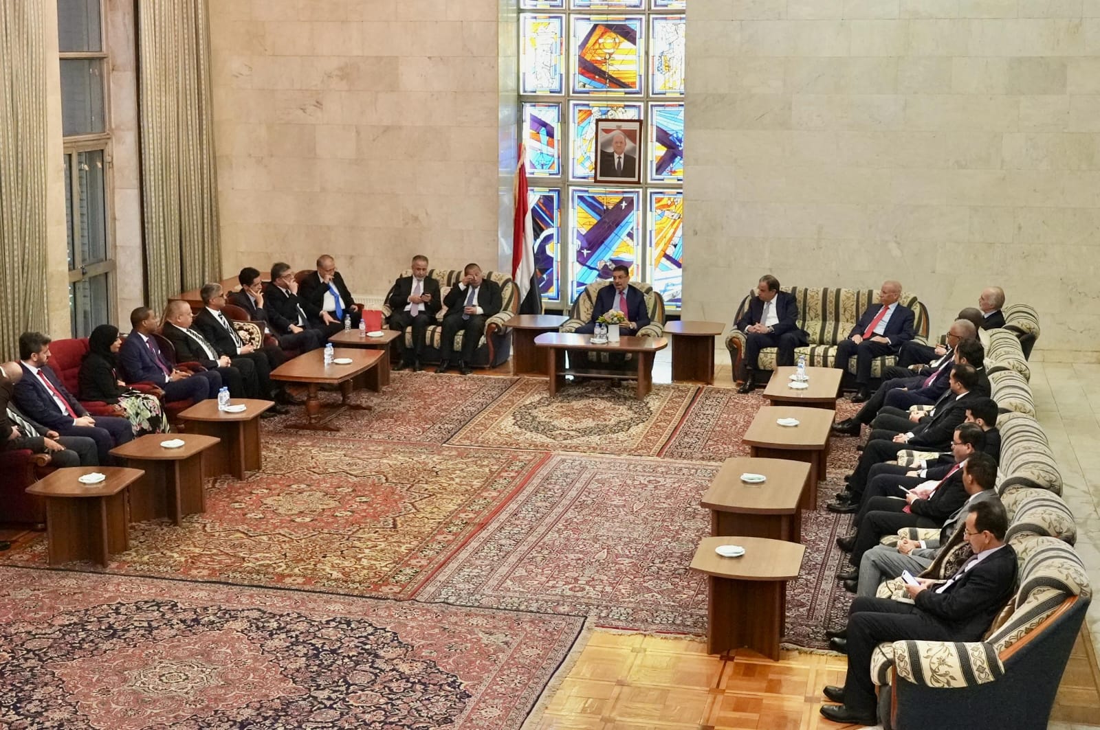 رئيس الوزراء  #بن_مبارك يستعرض مع السفراء العرب في روسيا تطورات الأوضاع في اليمن والمنطقة